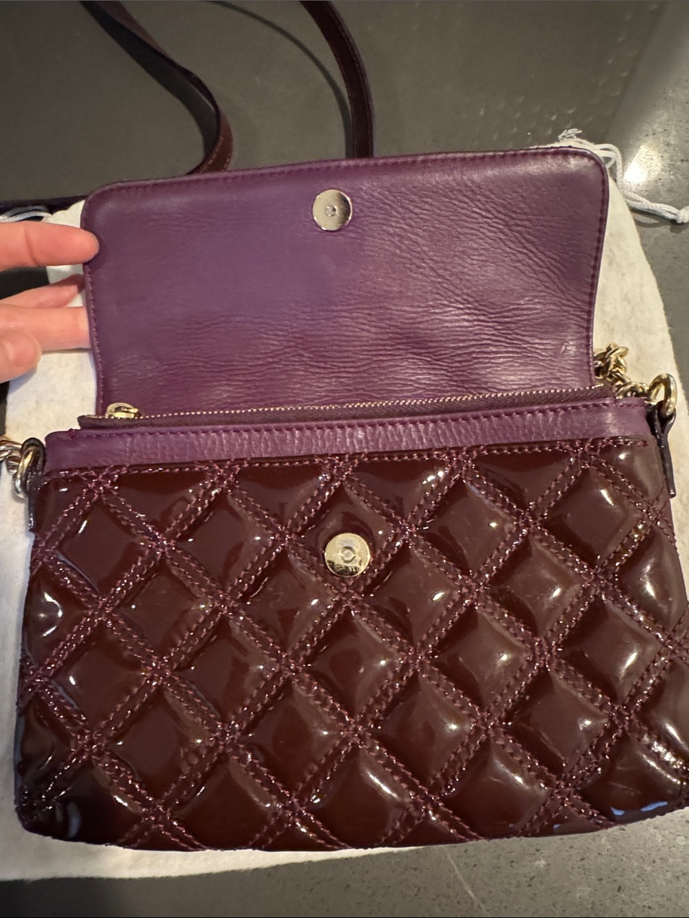 Marc Jacobs Quilted Patent Crossbody in Burgundy with Gold Hardware - Picture 5 of 6